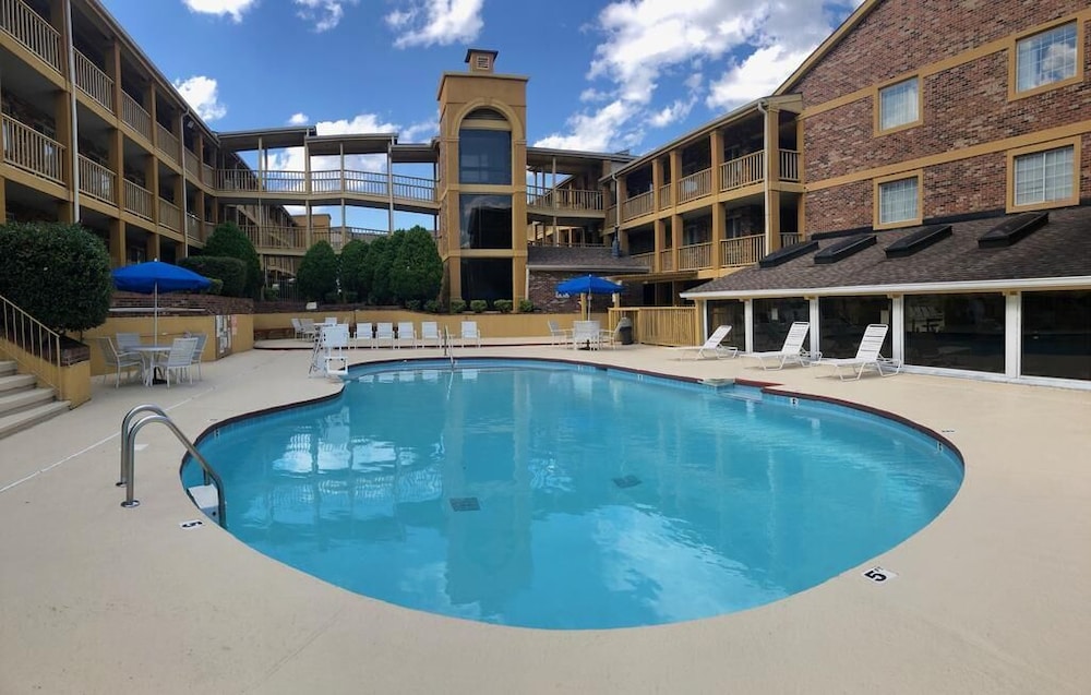 Nashville Airport Inn Suites In Nashville Hotel Rates Reviews On Orbitz