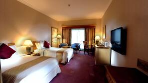 Minibar, in-room safe, desk, iron/ironing board