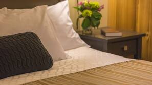 In-room safe, desk, iron/ironing board