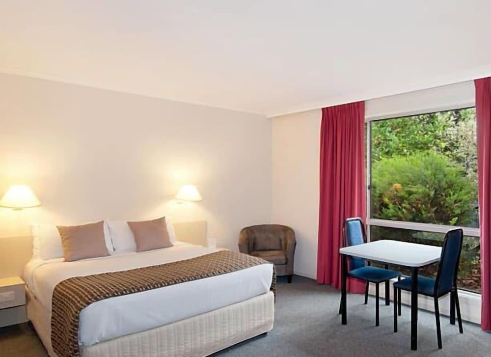 Ringwood Lake Inn