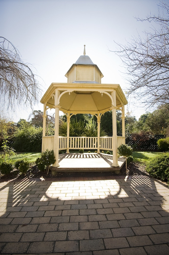 Gazebo, Nightcap at York on Lilydale