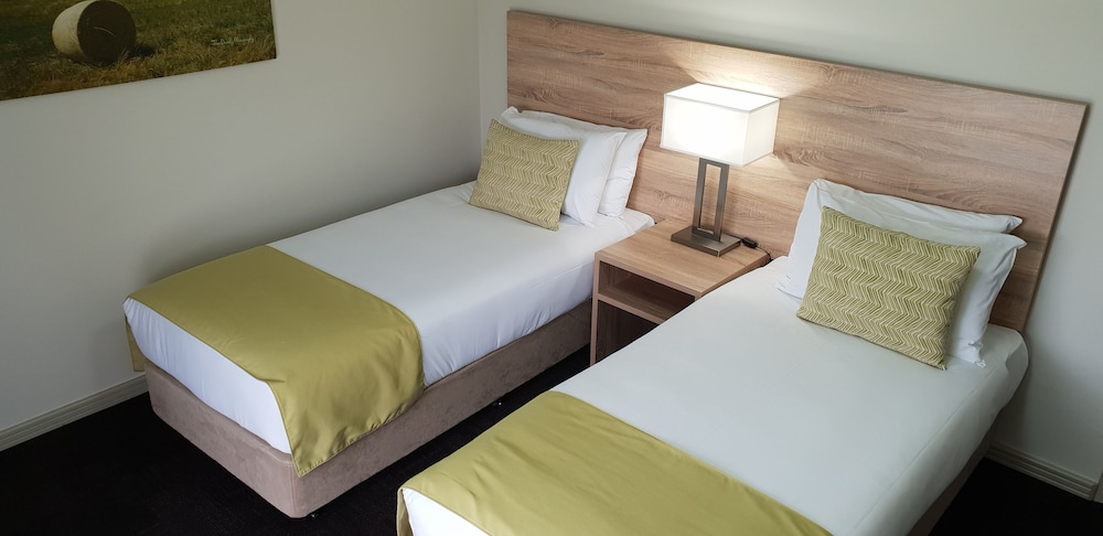 Quality Inn Carriage House