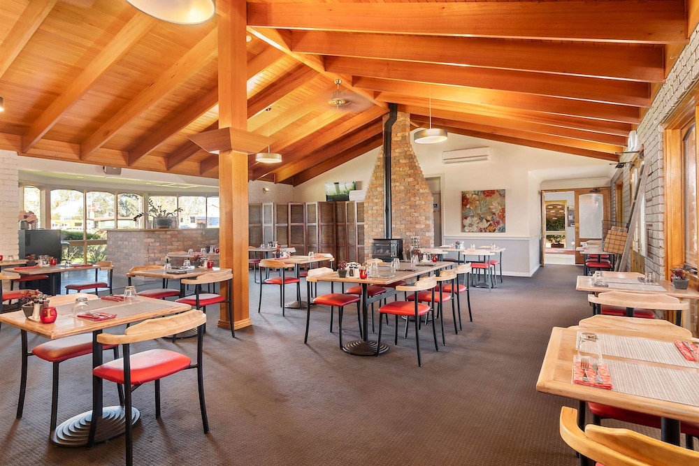 Quality Inn Carriage House