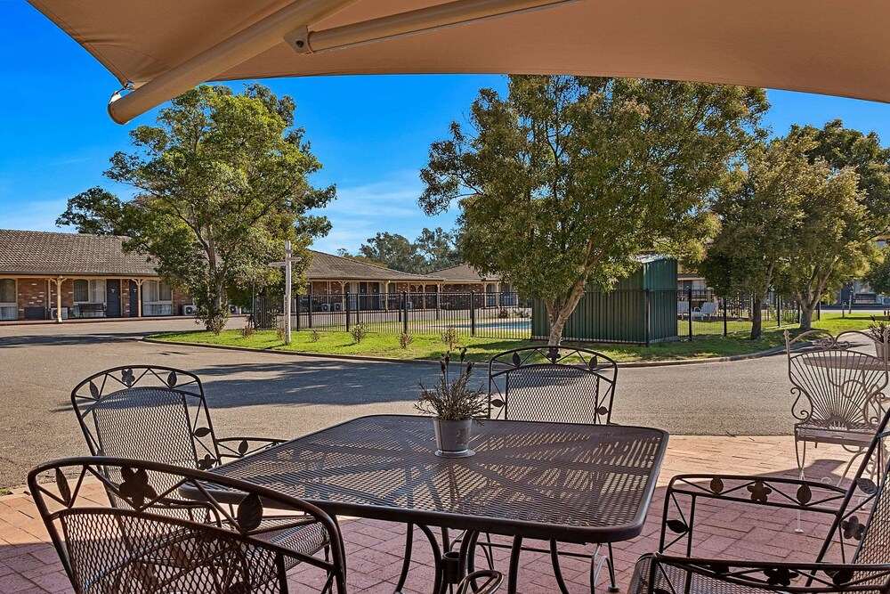 Quality Inn Carriage House