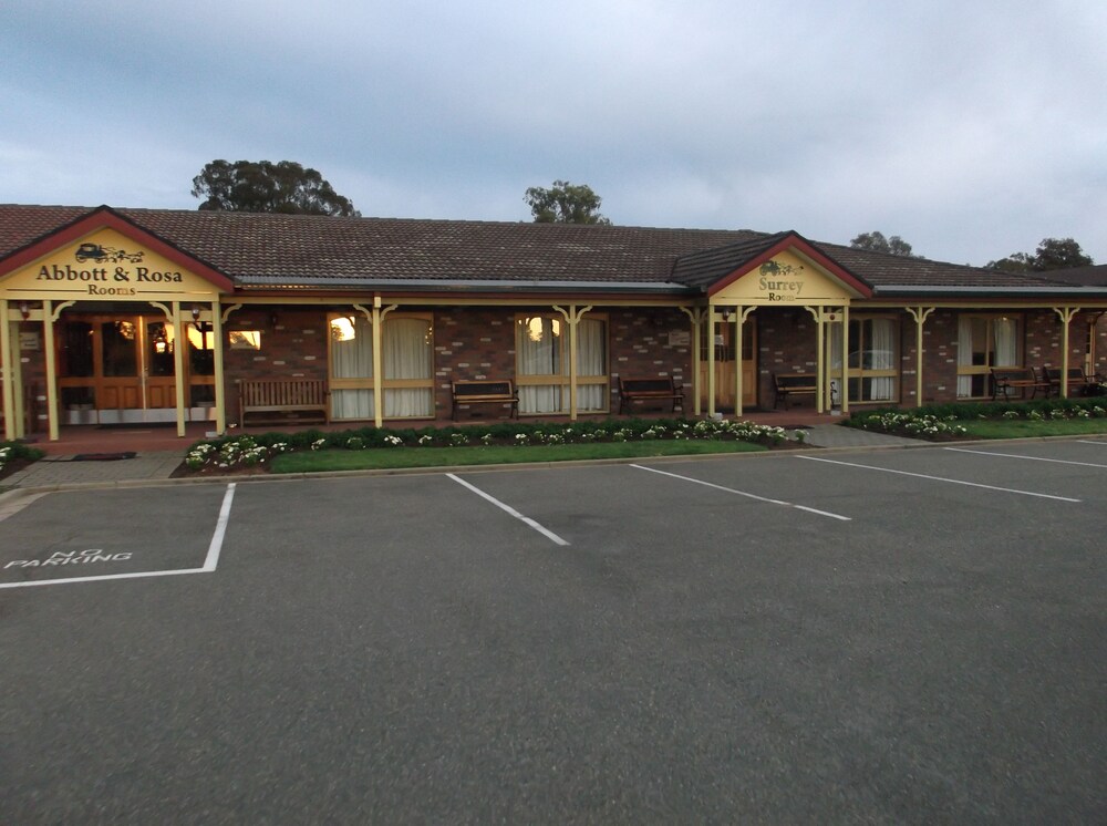 Quality Inn Carriage House
