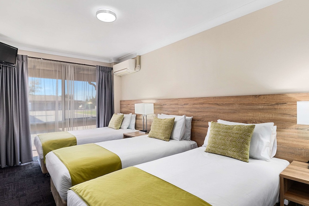 Quality Inn Carriage House
