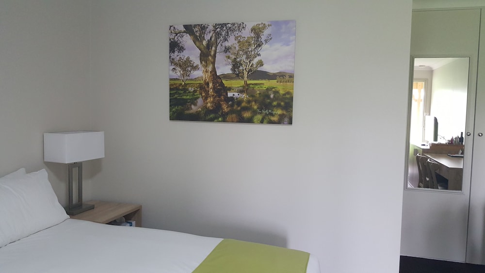Quality Inn Carriage House