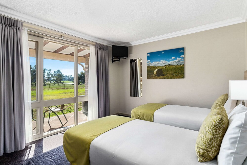Quality Inn Carriage House