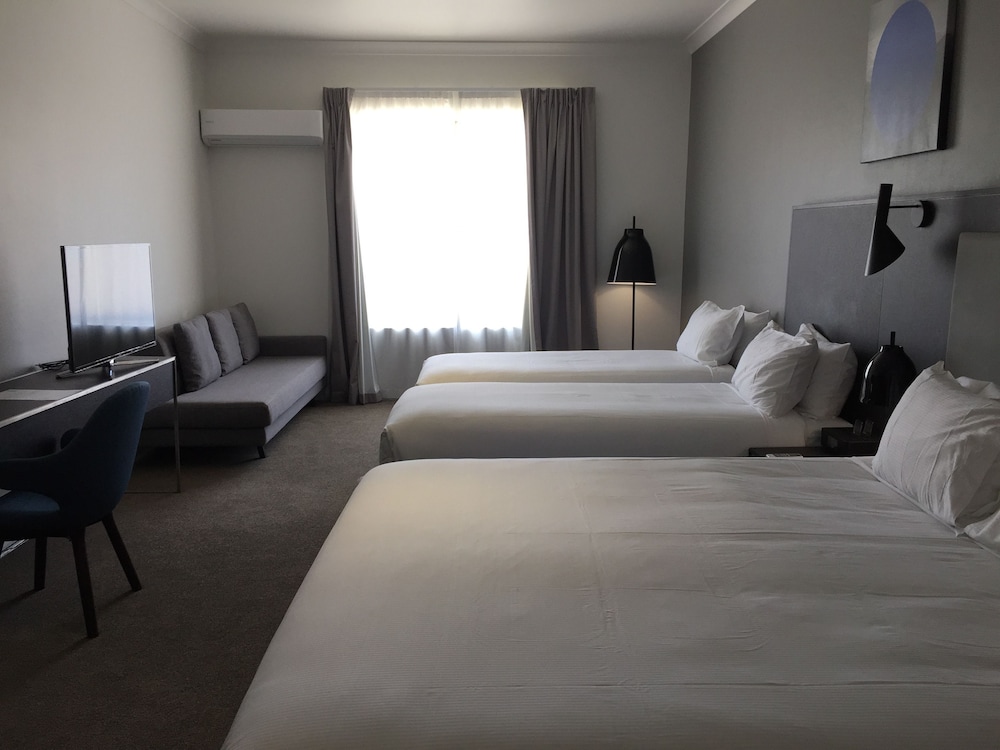 CKS Sydney Airport Hotel