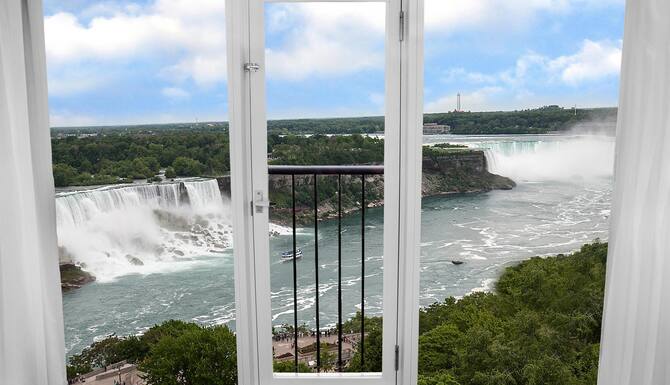 Sheraton Fallsview Hotel: 2022 Room Prices, Deals & Reviews ...