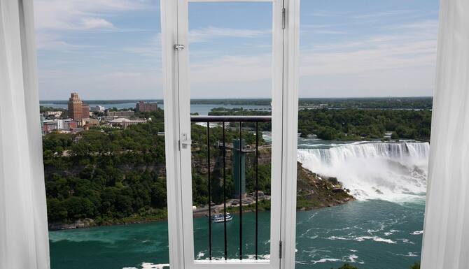 Sheraton Fallsview Hotel: 2022 Room Prices, Deals & Reviews ...