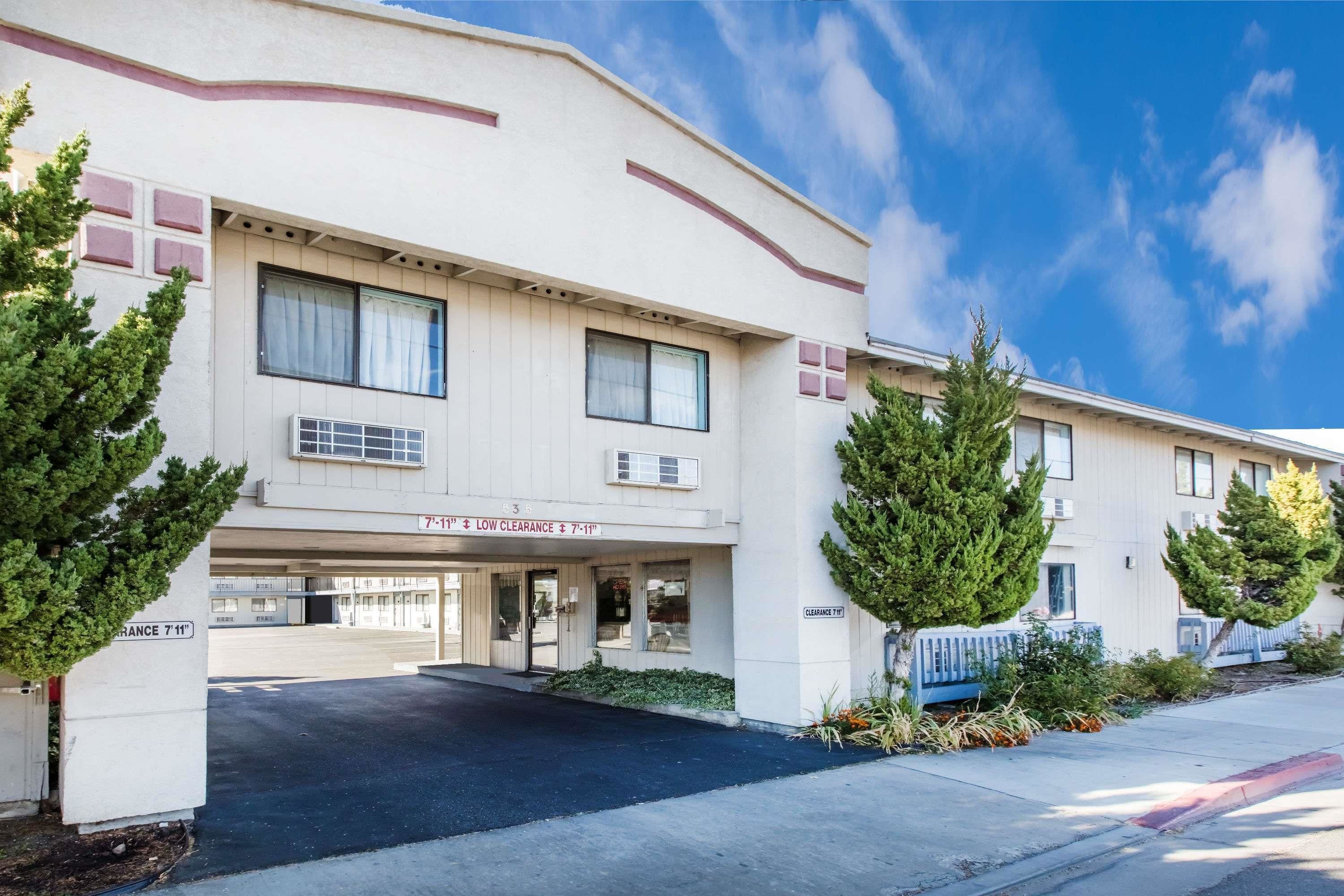 Super 8 by Wyndham Bishop in Bishop, United States