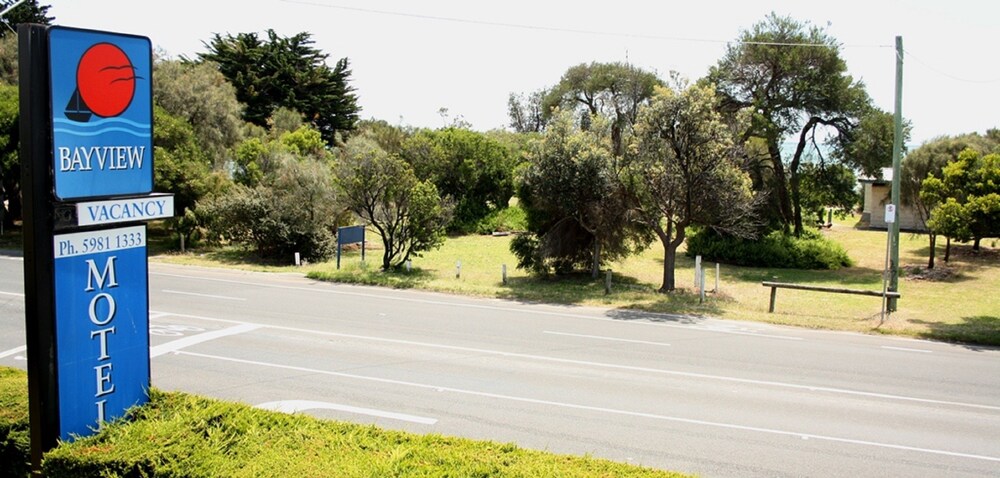 Property grounds, Bayview Motel Rosebud