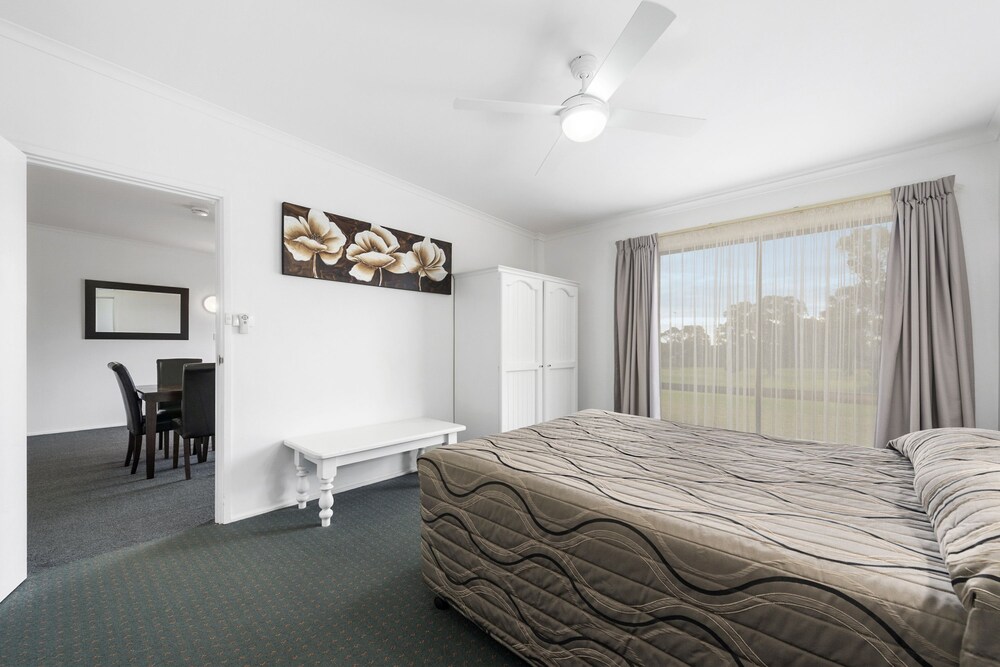 Room, Comfort Inn & Suites Riverland