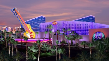 Las Vegas Vacations Book A 2018 Vacation Package Travelocity Hard Rock Hotel