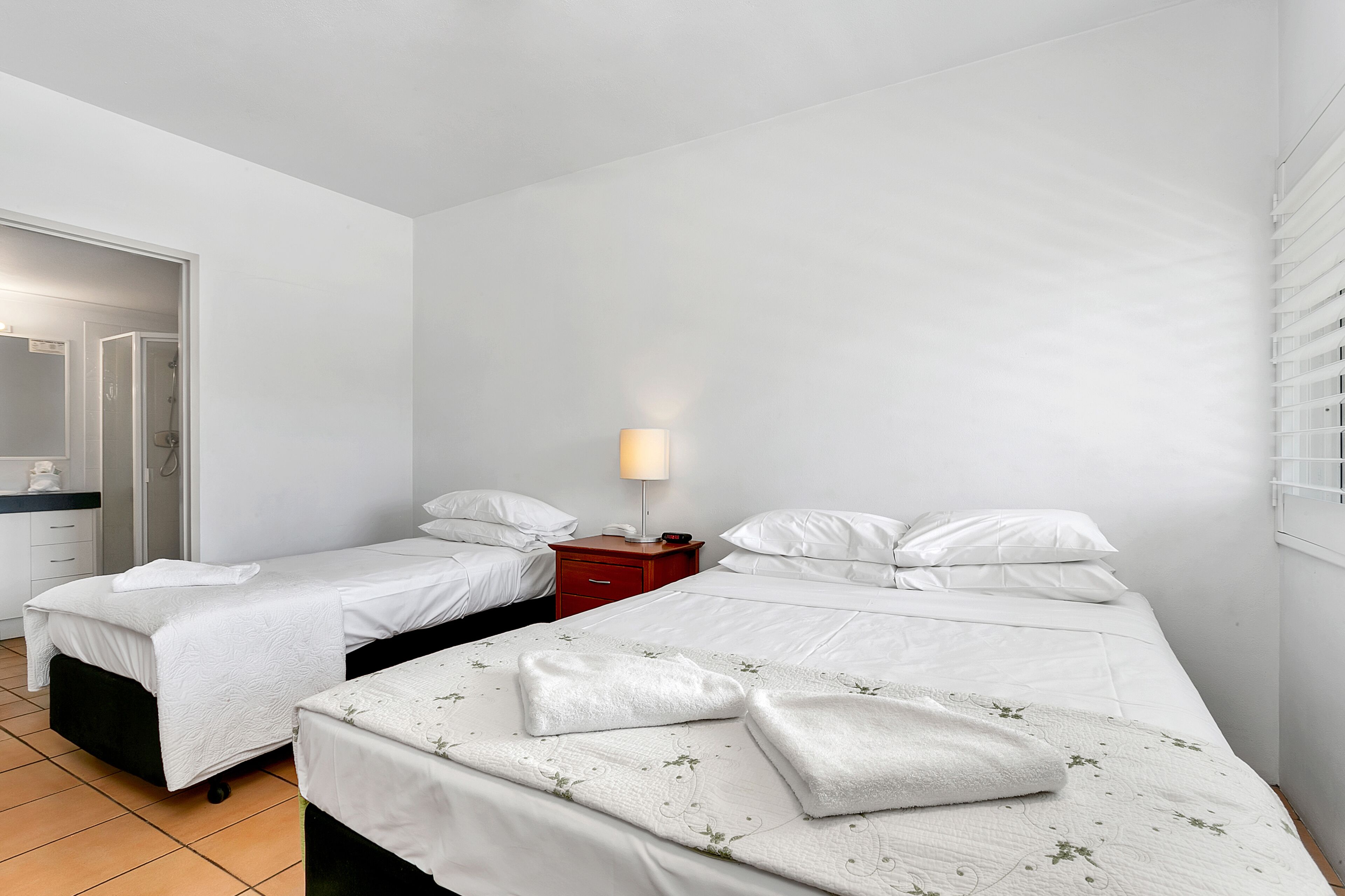 Cairns Reef Apartments & Motel