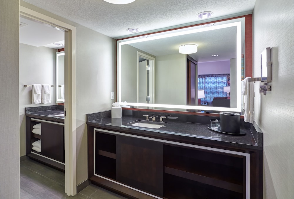 Mystic lake casino hotel deals