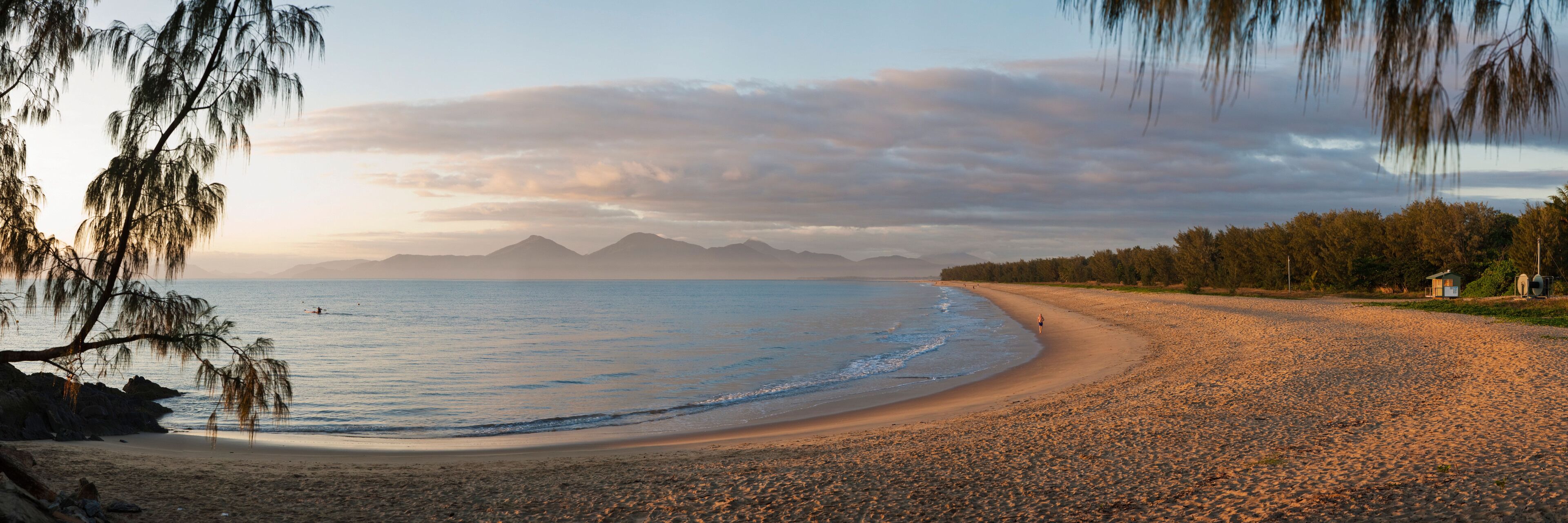 Golden Sands Beachfront Apartment Resort