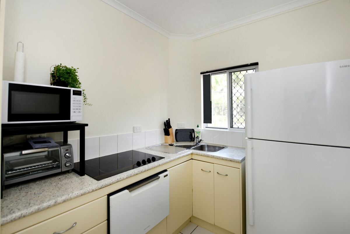 Golden Sands Beachfront Apartment Resort