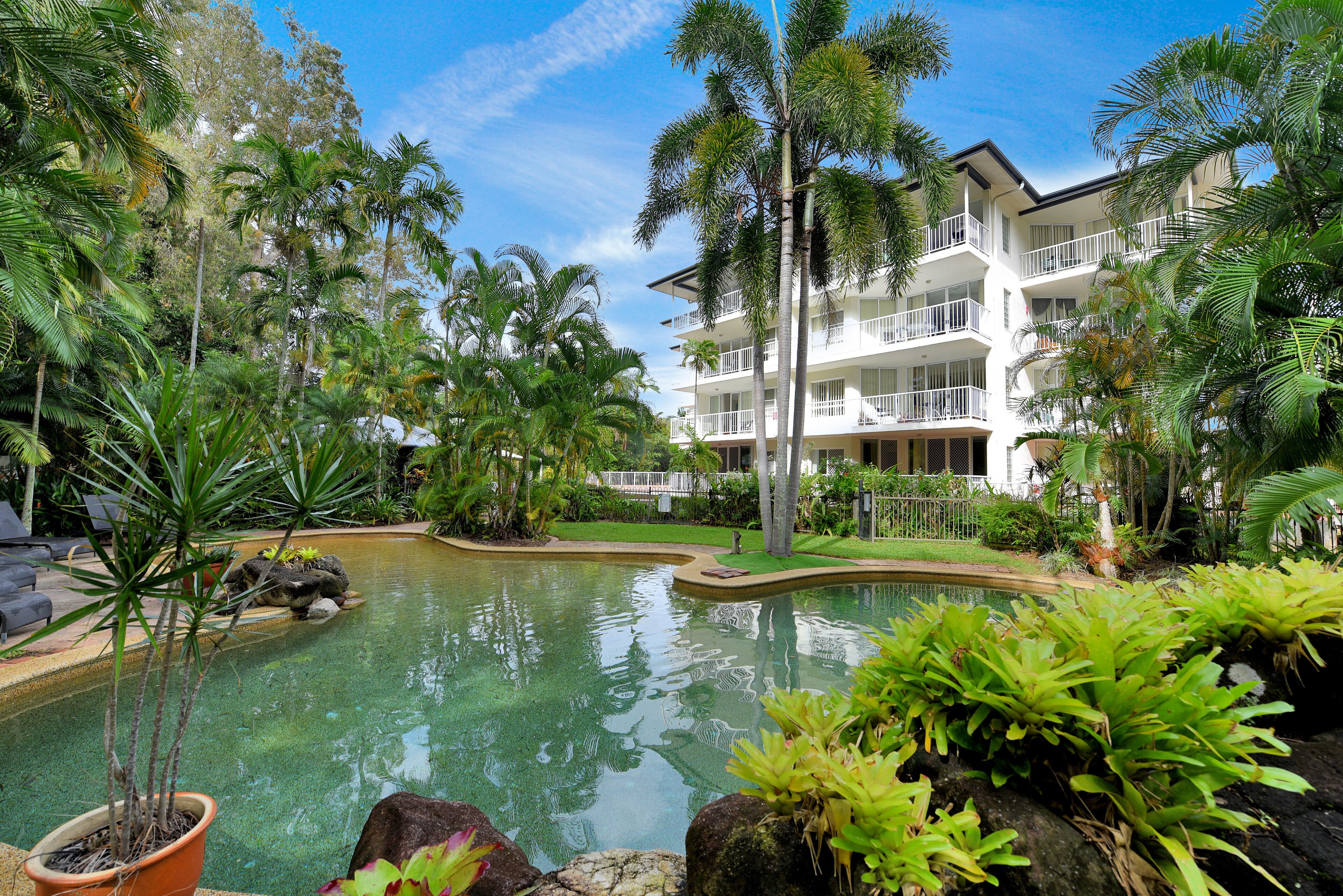 Golden Sands Beachfront Apartment Resort