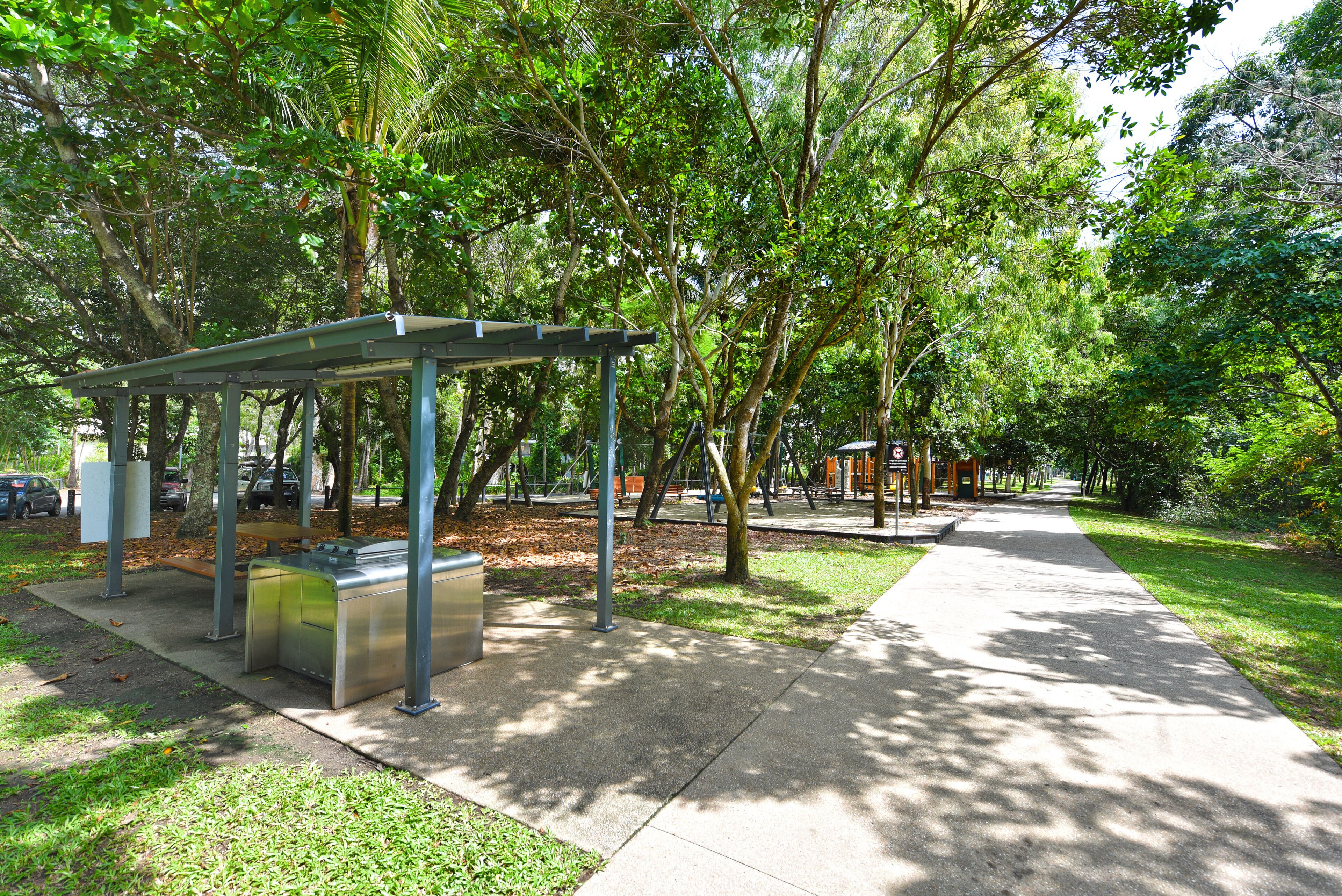 Golden Sands Beachfront Apartment Resort