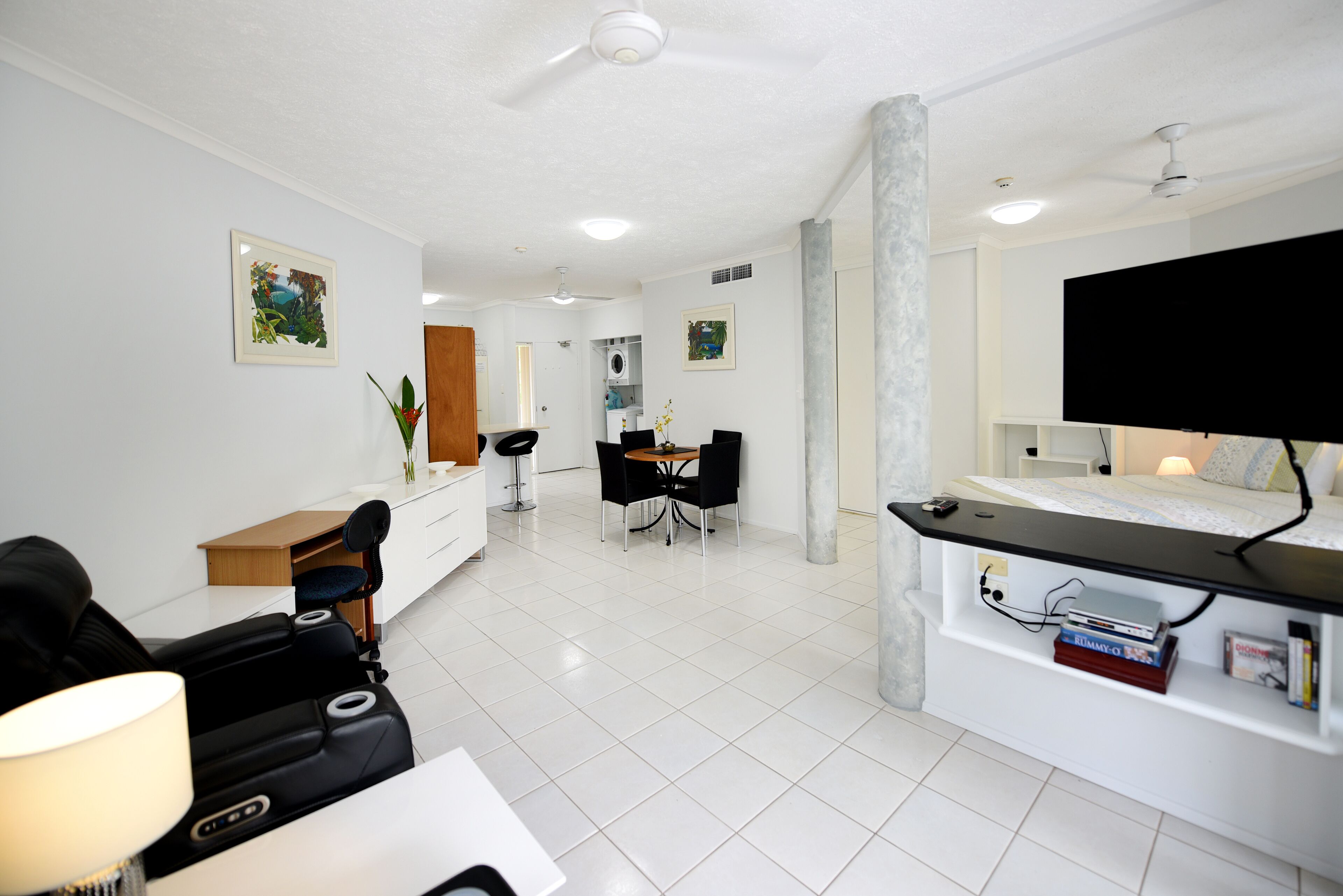 Golden Sands Beachfront Apartment Resort