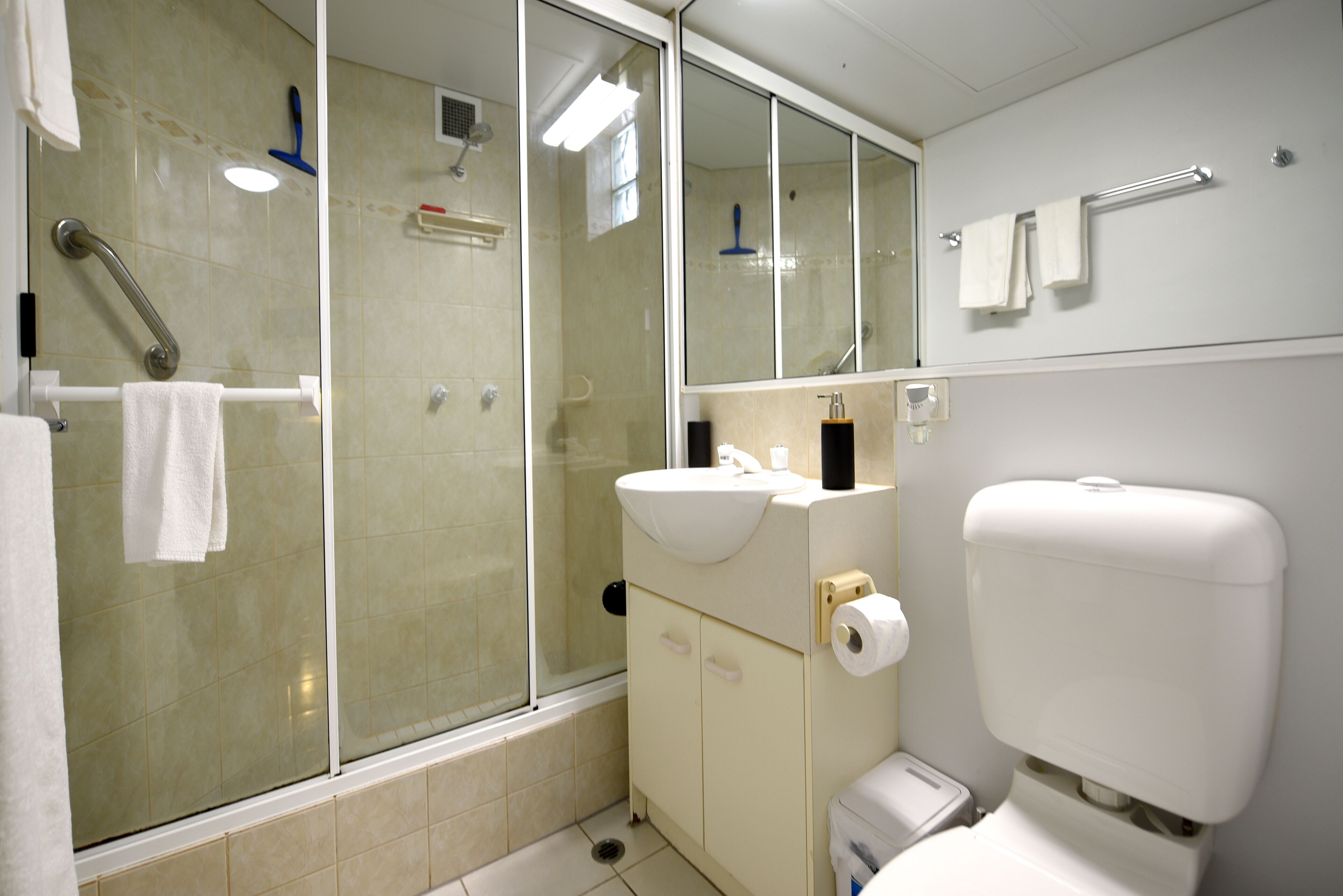 Golden Sands Beachfront Apartment Resort