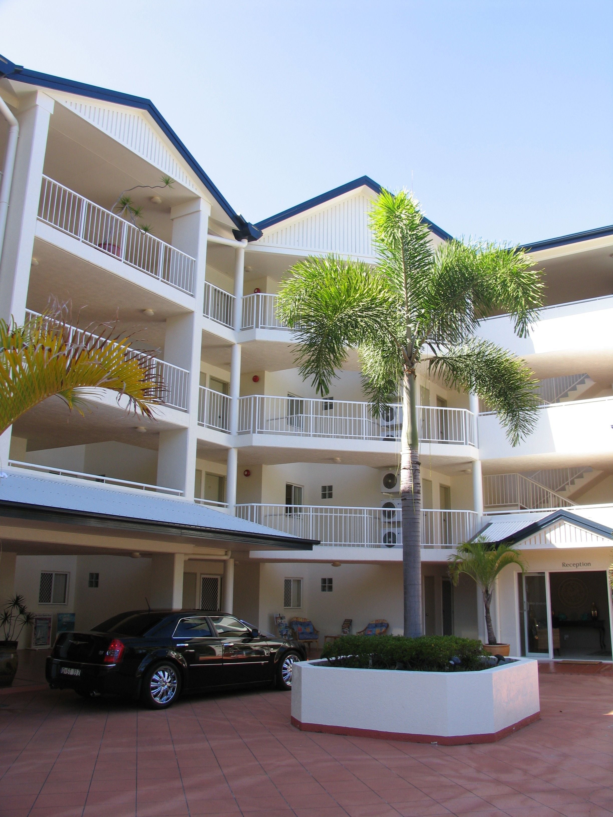 Golden Sands Beachfront Apartment Resort