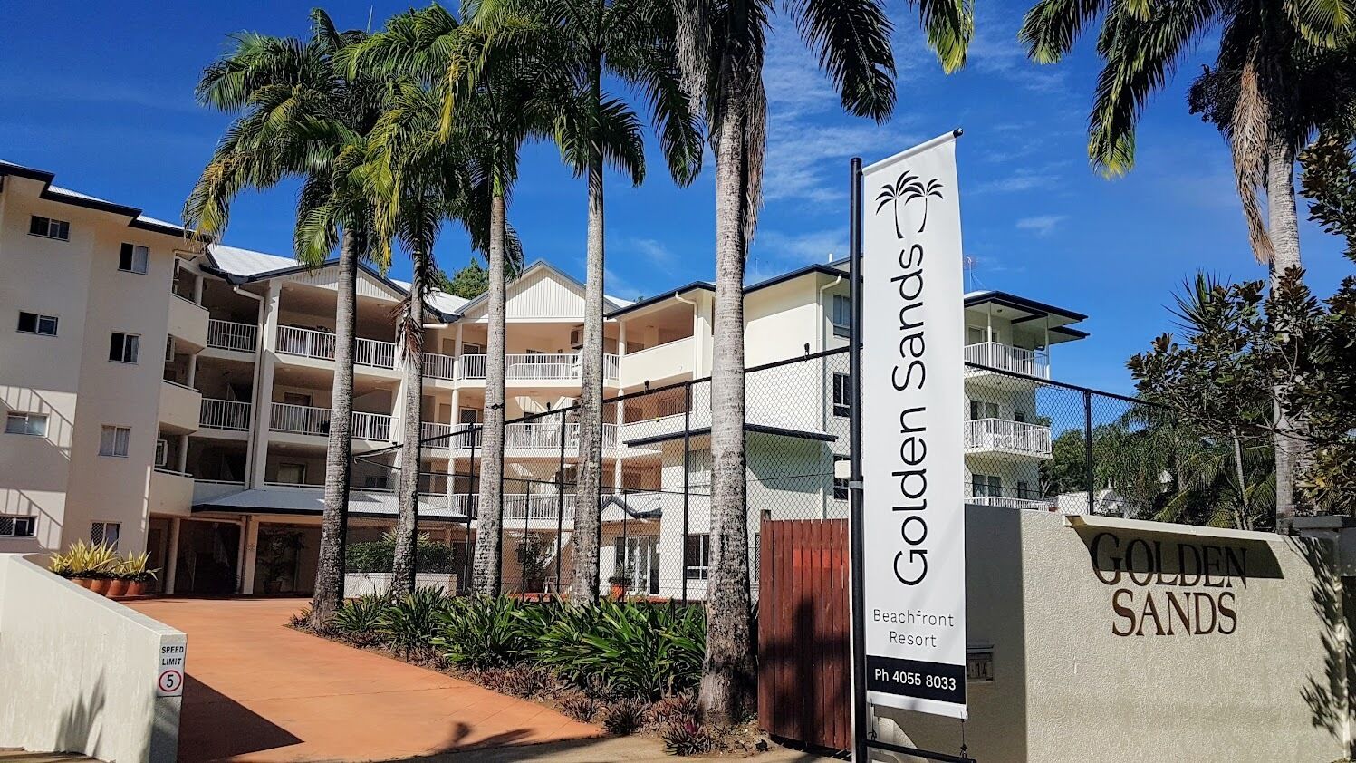 Golden Sands Beachfront Apartment Resort