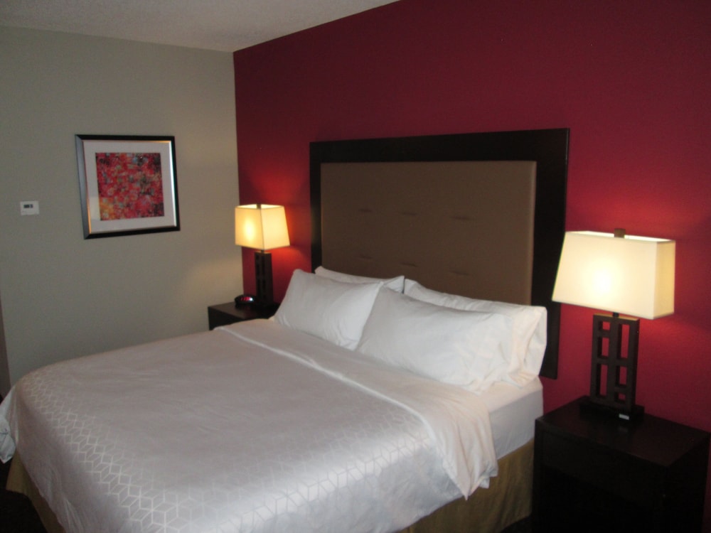 Holiday Inn Express Cloverdale - Greencastle, an IHG Hotel