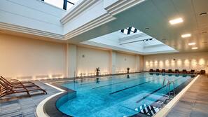 Indoor pool, outdoor pool, free cabanas, pool umbrellas
