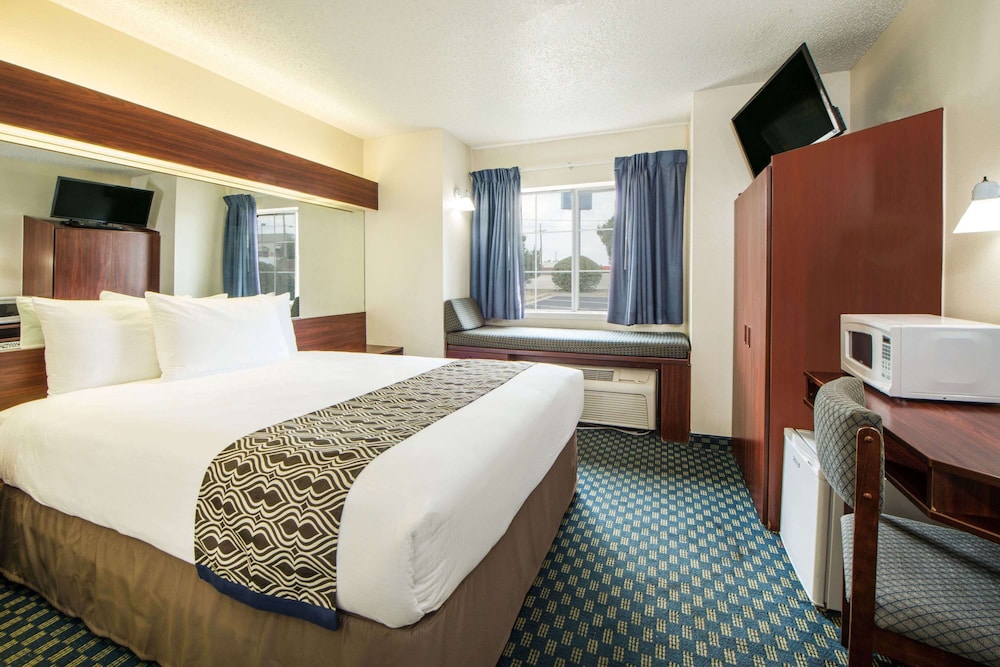 Microtel Inn & Suites By Wyndham Tulsa East