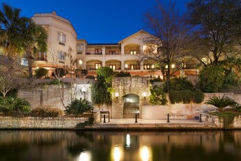 Hotel Indigo San Antonio Riverwalk