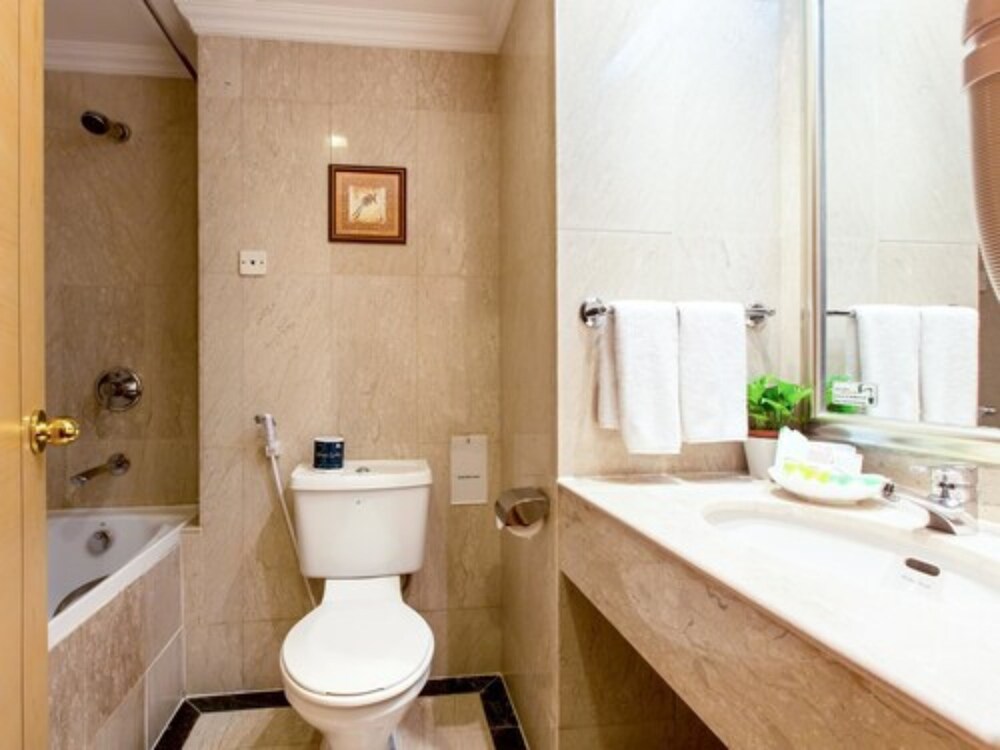 Bathroom, Quality Hotel Marlow