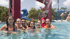 2 piscinas al aire libre, sombrillas, tumbonas