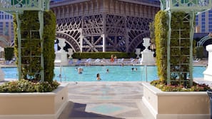 Seasonal outdoor pool, pool cabanas (surcharge), pool loungers