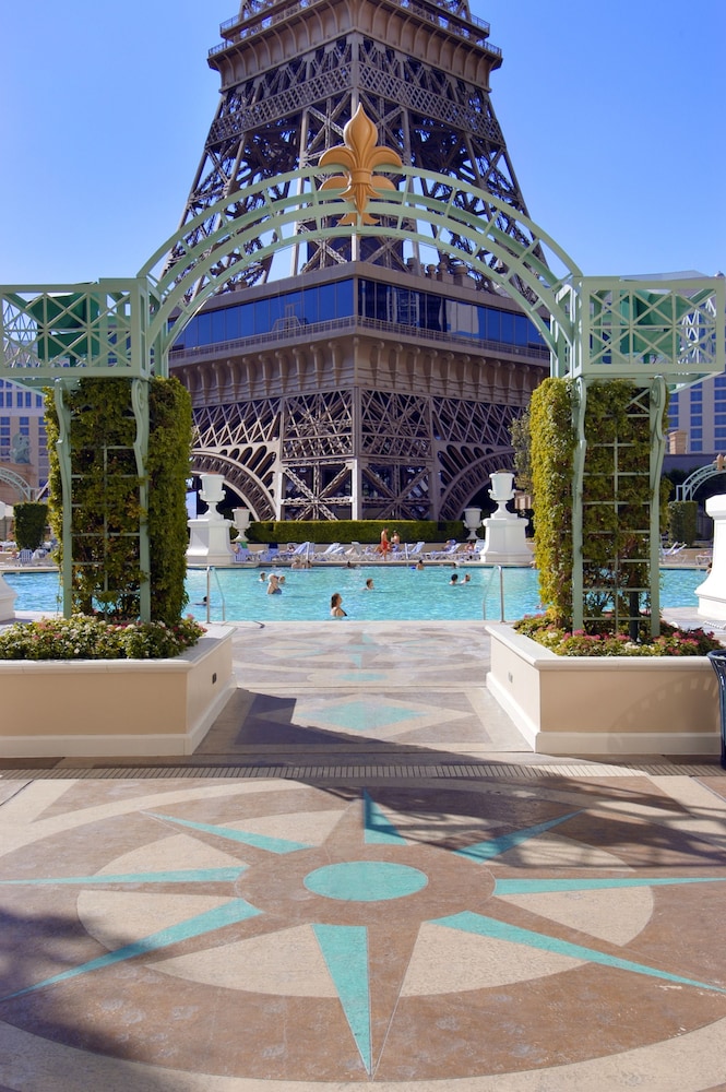 Pool, Paris Las Vegas Resort & Casino