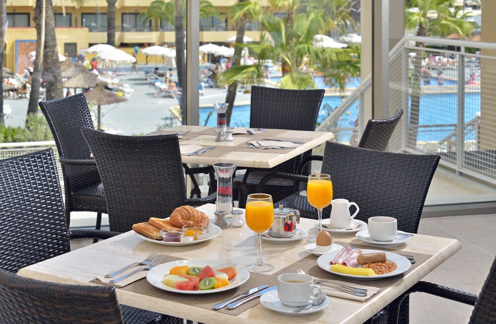 Сол бич хаус фукуок. Фукуок вьетнам отель melia. Сол бай. Sol by melia phu quoc. Melia by sol.