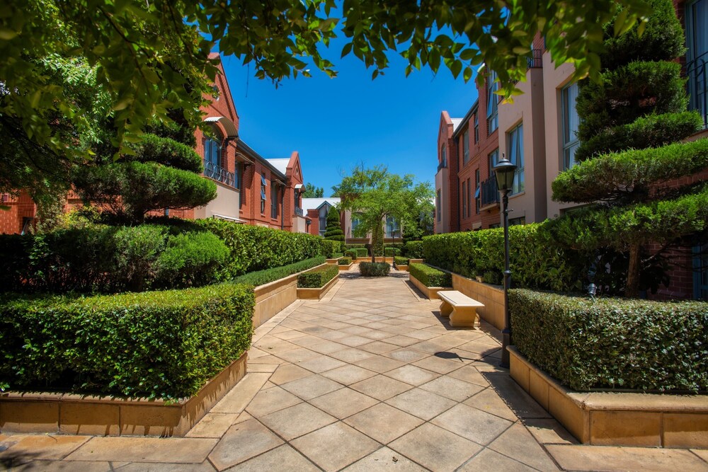 Garden, Majestic Old Lion Apartments