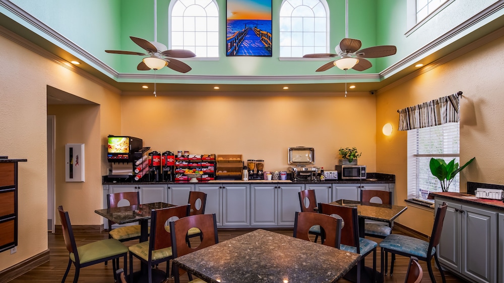 Breakfast area, Key West Inn Fairhope Al