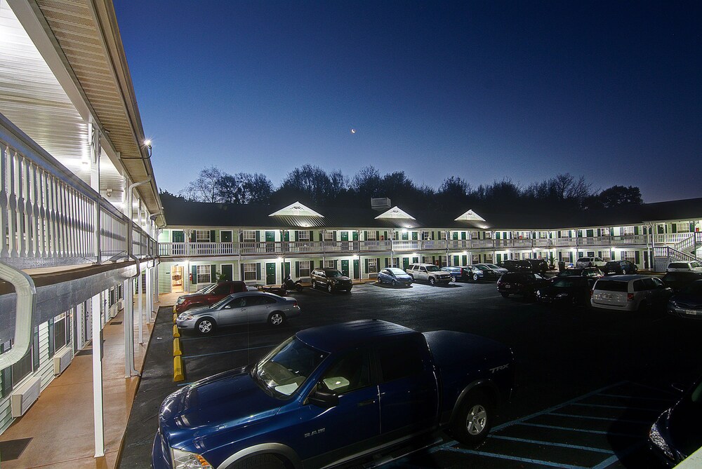 Parking, Key West Inn Fairhope Al