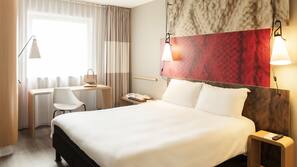 Desk, free cots/infant beds, rollaway beds, free WiFi