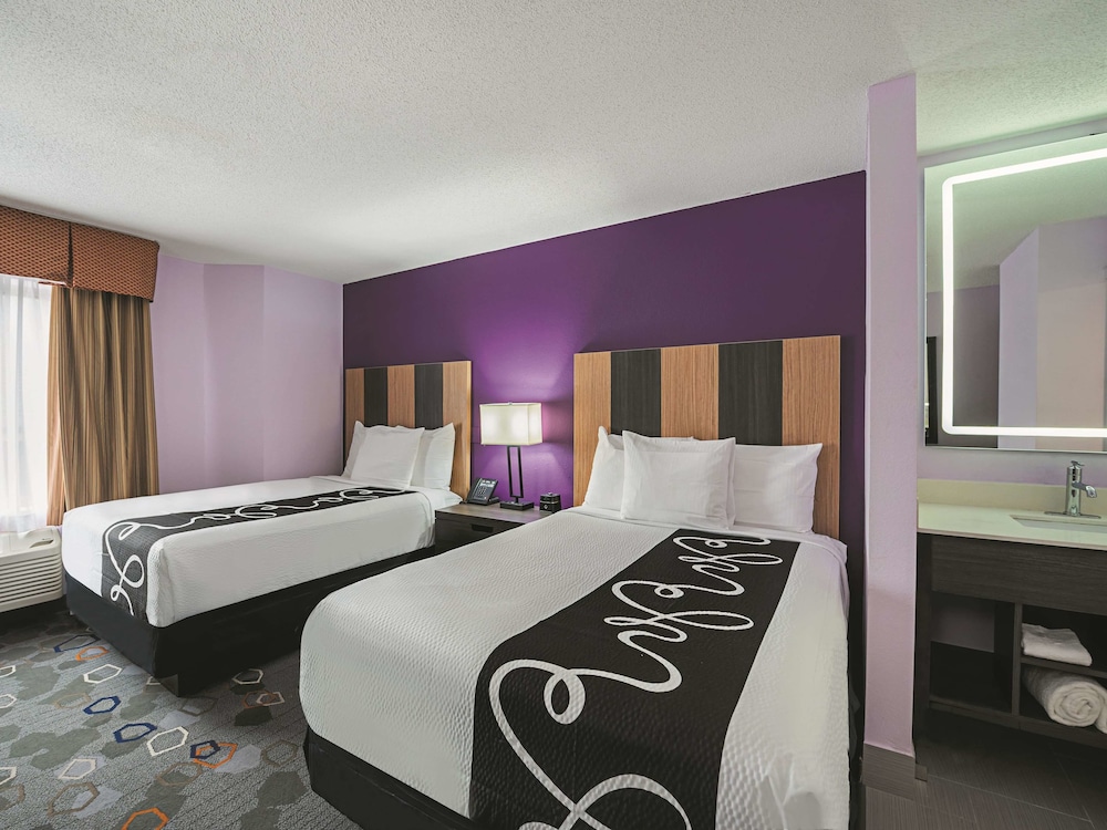 La Quinta Inn & Suites by Wyndham Minneapolis Northwest