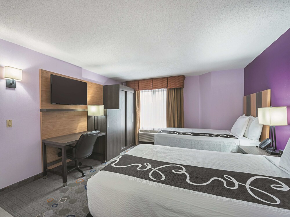 La Quinta Inn & Suites by Wyndham Minneapolis Northwest