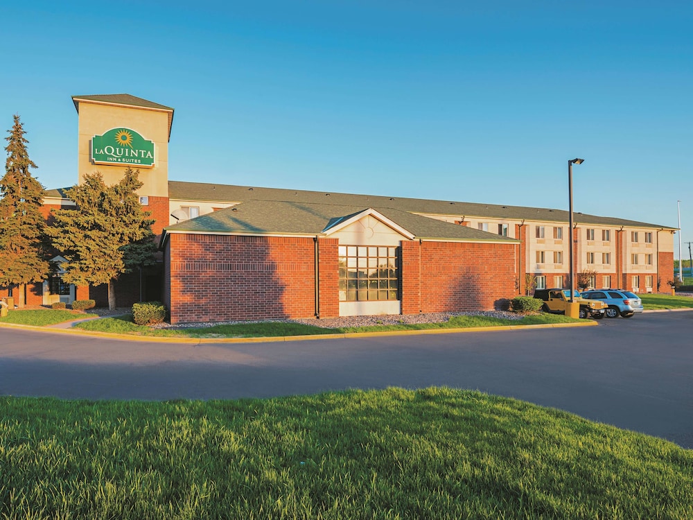 La Quinta Inn & Suites by Wyndham Minneapolis Northwest