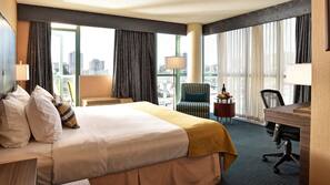Premium bedding, in-room safe, desk, laptop workspace