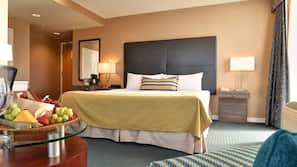 Premium bedding, in-room safe, desk, laptop workspace