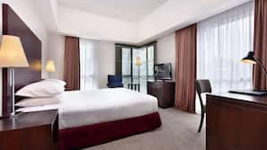 Minibar, in-room safe, free WiFi