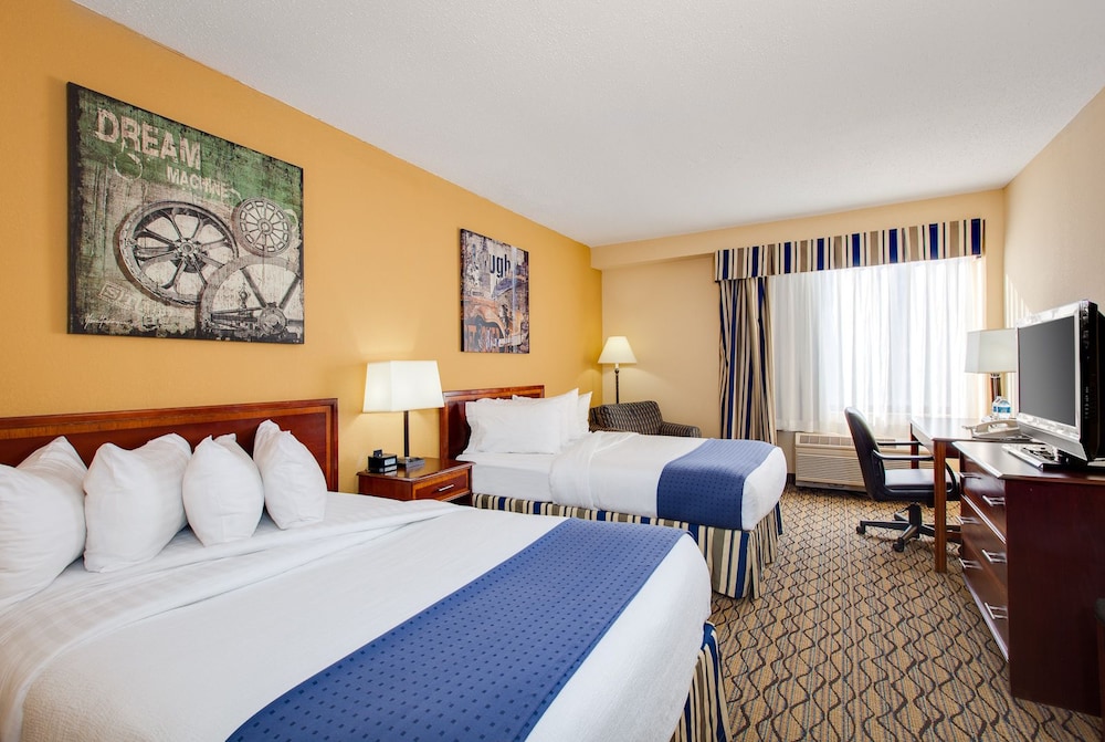 Holiday Inn & Suites Chicago - Downtown, an IHG Hotel