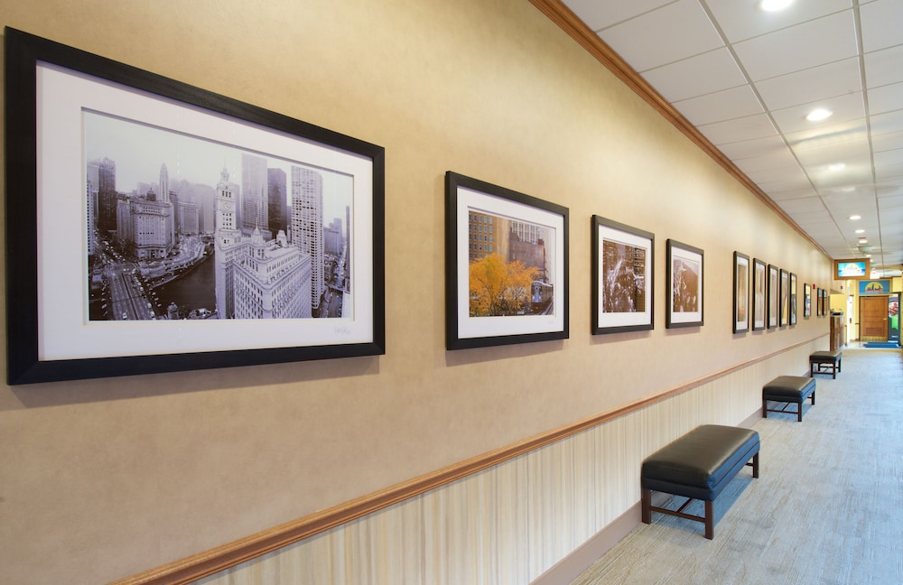 Holiday Inn & Suites Chicago - Downtown, an IHG Hotel